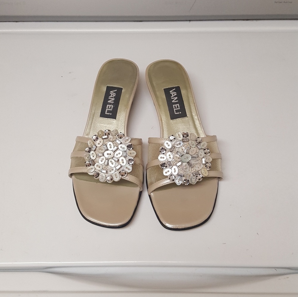 Women's shoes size 8